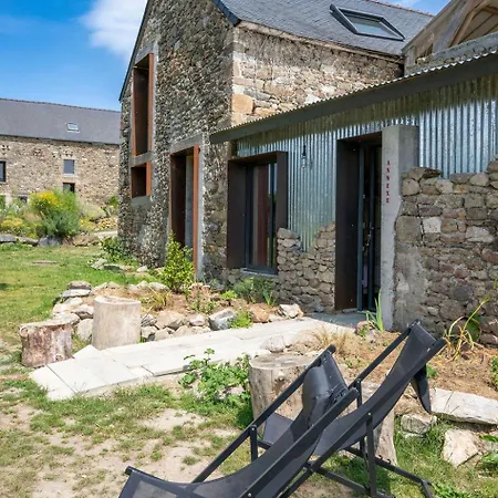 Alojamento de Acomodação e Pequeno-almoço La Ferme Du Golf, Atypique Et Artistique Lancieux