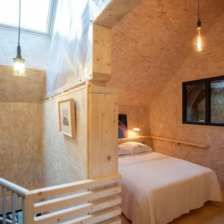 Bed & Breakfast La Ferme Du Golf, Atypique Et Artistique Lancieux